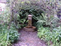 PILA DE AGUA JARDÍN COL.