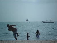 Jugando futbol