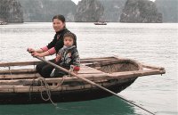 petite barque (baie d 'Along Vietnam))