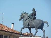 Padua - Statue Gottomeloto