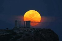 LUNA EN GRECIA
