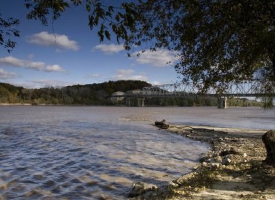 Big Muddy shoreline and highway bridge