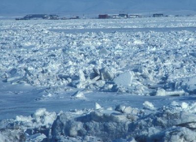 Hielo y pueblo