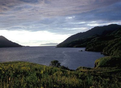 Kodiak Bay ao pôr do sol