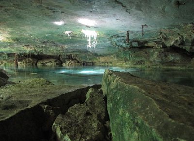 Unterirdische Cenote, Quintana Roo, Mexiko