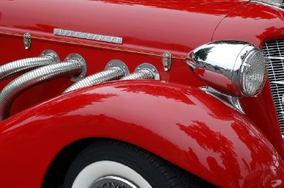 Voiture ancienne rouge