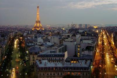 Parigi all'alba
