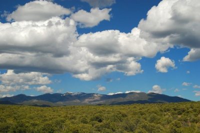 Nubes y montañas