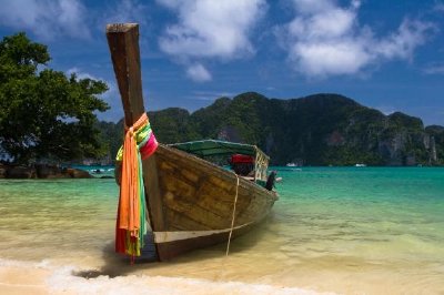 Boat and Paradise Beach, Tailândia