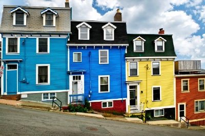 פאזל של בתים צבעוניים