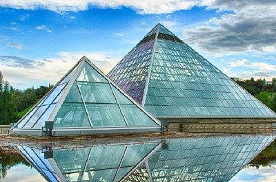 Pirámides de vidrio