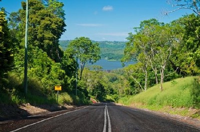 Camino al lago Baroon, Queensland, Australia