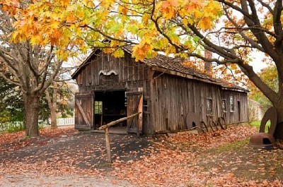 Wooden Barn with Old Metal jigsaw puzzle