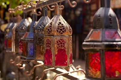Lâmpadas de lanternas de vidro e metal marroquinas