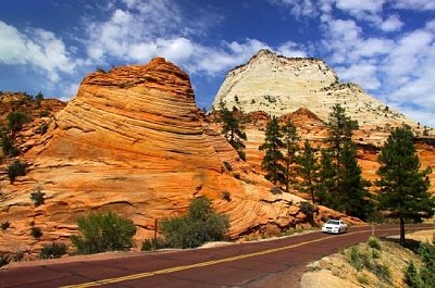 Route panoramique dans le parc national de Zion, Utah USA