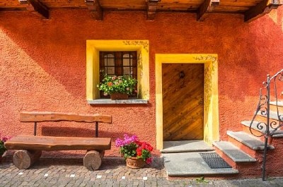 Frente de la casa roja