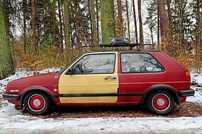 Volkswagen dans la forêt