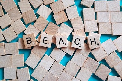 Blocchi di lettere in legno da spiaggia