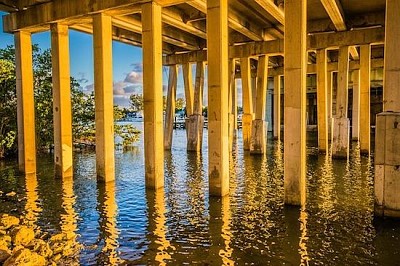 Sous le pont