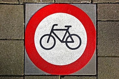 自転車駐車場はありません
