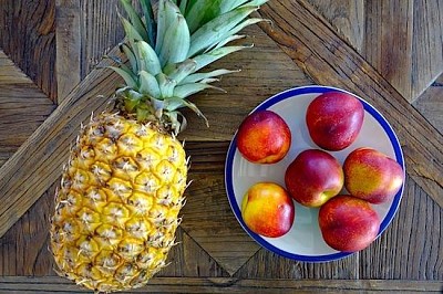 Ananas och nektarin