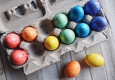 Ovos de páscoa coloridos