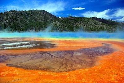 Gran fuente termal prismática