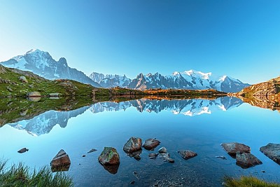 Sjön med Mount Blanc (Monte Bianco)