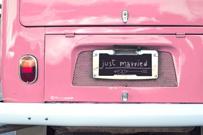 just married sign on pink classic vintage van jigsaw puzzle