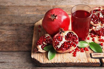 Glass of pomegranate juice and fresh fruits jigsaw puzzle