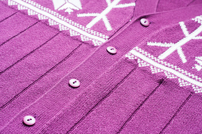 Плетен топъл коледен орнамент Лилав пуловер кл
