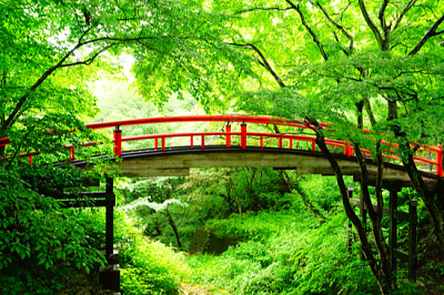 日本群馬縣飯岡溫泉紅橋