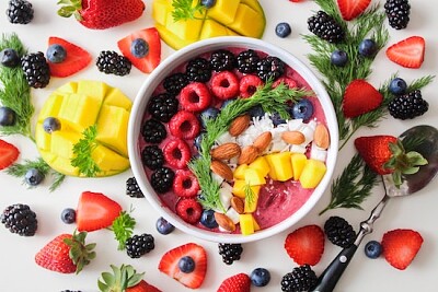 Postre colorido saludable con sabor a fruta