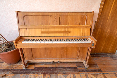Piano abandonado, Kyiv, Ucrânia