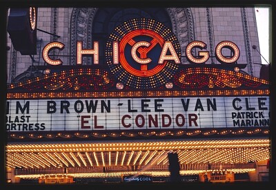 Tendone al neon del Chicago Theatre