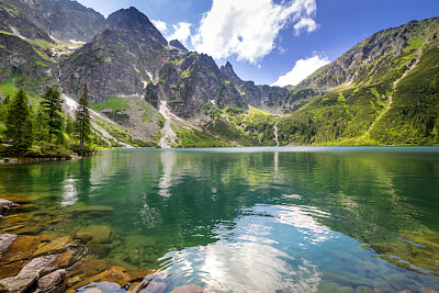 Lac Eye of the Sea dans les montagnes de Tatra