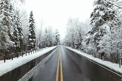 Strada innevata