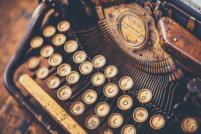 På nära håll med en vintage skrivmaskin