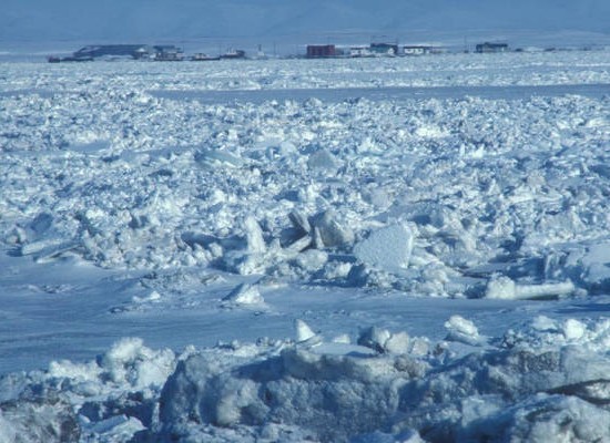 Hielo y pueblo
