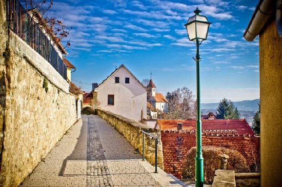 Staden Varazdinske Toplice Walkway, Kroatien