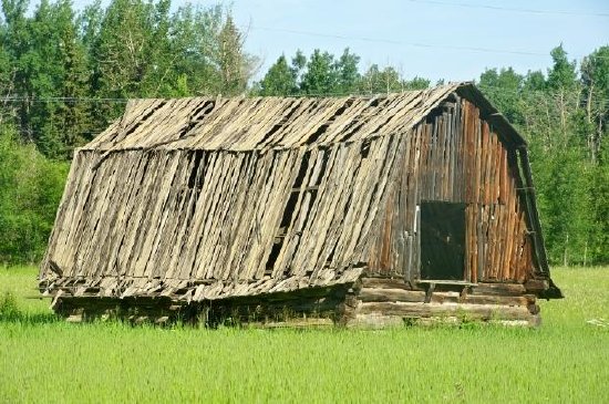Antiguo granero abandonado