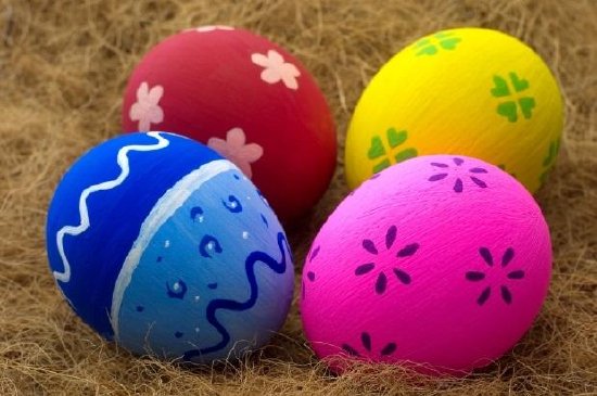 Ovos de páscoa coloridos
