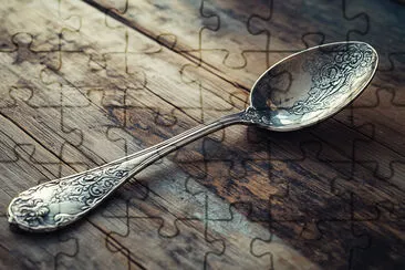 古董桌上的神秘勺子