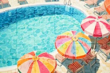 プールサイドでの夏