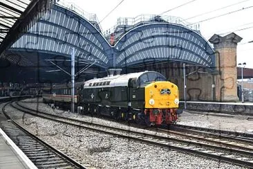 Class 40 D213 at York jigsaw puzzle