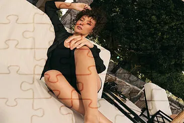 Pose
