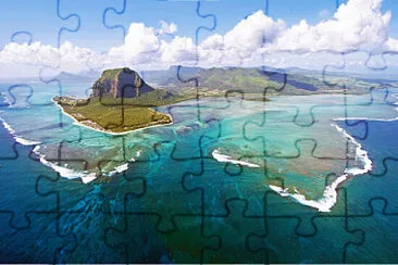 Isla con arrecifes