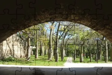 parque en el cauce del turia-valencia jigsaw puzzle