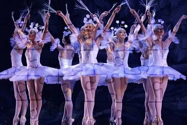 פאזל של Graceful Ballet Dancers-Russia