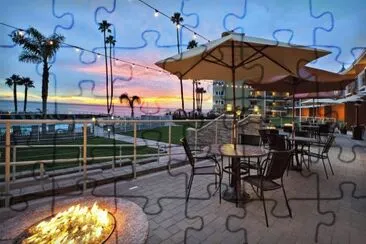 Beach Front Hotel-Pismo Beach jigsaw puzzle